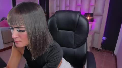 Luisa  online show from February 1, 8:40 pm