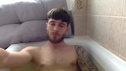 Snapshot of luisbadx chatting on April 12, 10:53 am Luis Badx online show from April 12, 10:53 am