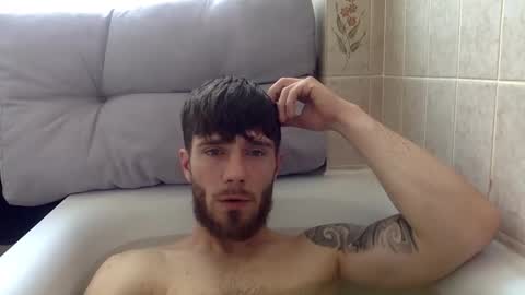Snapshot of luisbadx chatting on April 23, 12:15 pm Luis Badx online show from April 23, 12:15 pm