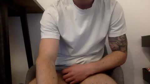 Snapshot of luisbadx chatting on May 13, 6:11 am Luis Badx online show from May 13, 6:11 am