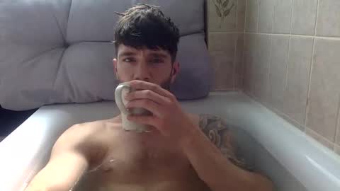 Snapshot of luisbadx chatting on June 6, 9:25 am Luis Badx online show from June 6, 9:25 am