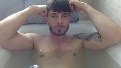 Snapshot of luisbadx chatting on June 9, 1:34 pm Luis Badx online show from June 9, 1:34 pm