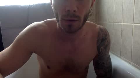 Snapshot of luisbadx chatting on July 5, 9:27 am Luis Badx online show from July 5, 9:27 am