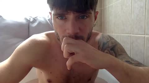 Snapshot of luisbadx chatting on July 19, 9:24 am Luis Badx online show from July 19, 9:24 am