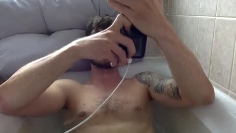 Snapshot of luisbadx chatting on August 6, 1:13 pm Luis Badx online show from August 6, 1:13 pm