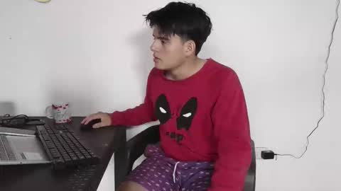 Snapshot of luisk200 chatting on March 6, 2:13 pm Luis S Kennedy online show from March 6, 2:13 pm