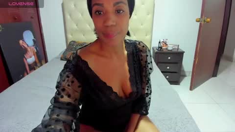 Snapshot of luissa_s1 chatting on June 25, 11:59 am Luissa online show from June 25, 11:59 am