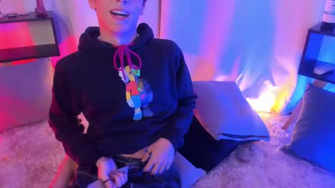 Snapshot of luixdust1 chatting on September 23, 5:21 am luixdust1 online show from September 23, 5:21 am