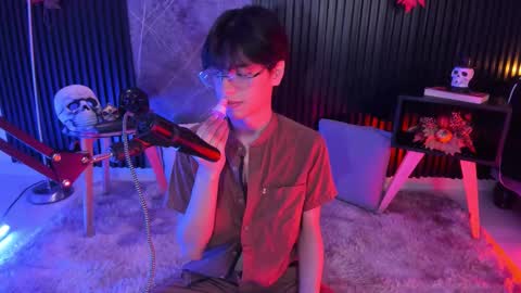 Snapshot of luixdust1 chatting on October 21, 4:24 am luixdust1 online show from October 21, 4:24 am