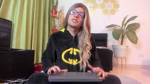 Snapshot of lukacastillo chatting on May 19, 3:24 am Luka Castillo online show from May 19, 3:24 am
