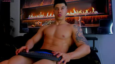 Lukas Green online show from April 26, 7:44 pm
