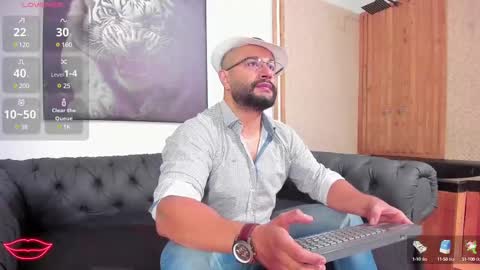Snapshot of luke__09 chatting on February 18, 11:44 am LUKE online show from February 18, 11:44 am
