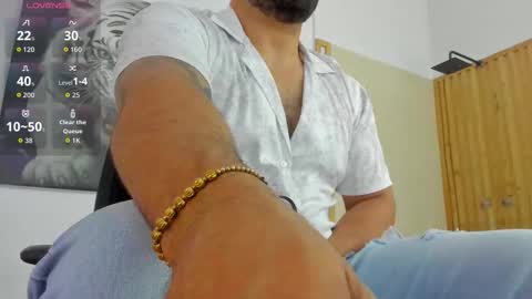 Snapshot of luke__09 chatting on September 10, 11:10 am LUKE online show from September 10, 11:10 am