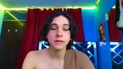 Snapshot of luke_howland chatting on March 4, 9:32 pm Luke online show from March 4, 9:32 pm