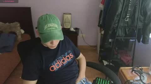Snapshot of lukeboyce chatting on May 19, 10:16 pm lukeboyce online show from May 19, 10:16 pm