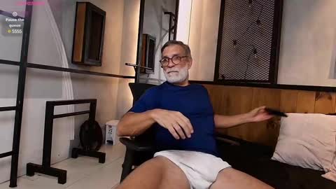 Snapshot of lukecrews chatting on January 30, 7:15 pm Luke Crews online show from January 30, 7:15 pm