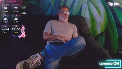 Luke Crews online show from December 21, 8:27 pm