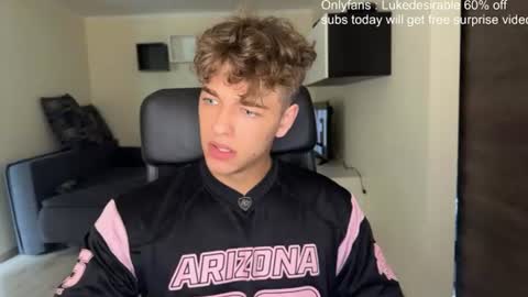 Snapshot of lukedesirable chatting on June 21, 6:38 am lukedesirable online show from June 21, 6:38 am