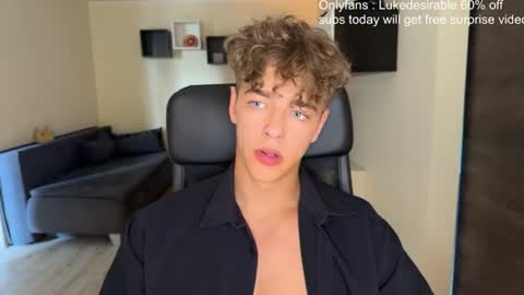 Snapshot of lukedesirable chatting on July 9, 3:49 pm lukedesirable online show from July 9, 3:49 pm