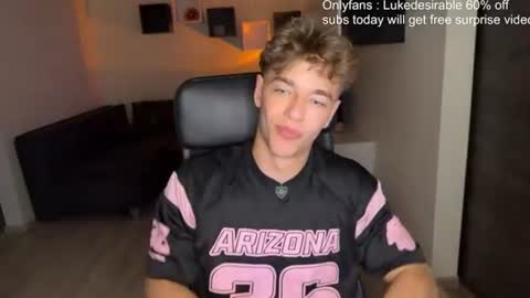 Snapshot of lukedesirable chatting on July 29, 9:46 pm lukedesirable online show from July 29, 9:46 pm