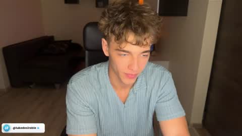 Snapshot of lukedesirable chatting on August 3, 11:19 pm lukedesirable online show from August 3, 11:19 pm