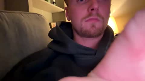 lukeeeeey96 online show from November 3, 10:42 pm