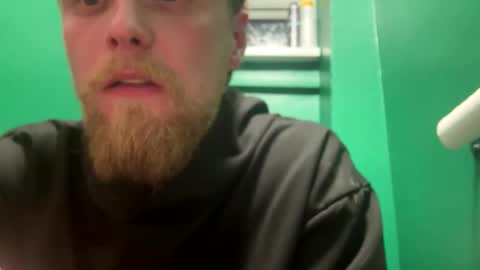 lukeeeeey96 online show from April 12, 9:42 pm