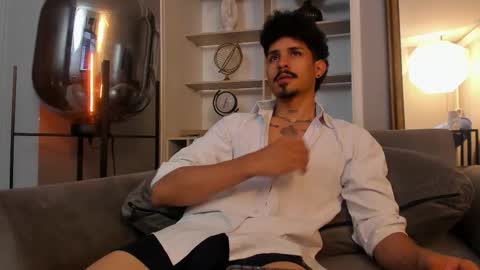 Snapshot of lukeetaylor_ chatting on October 31, 10:49 am Luke Taylor online show from October 31, 10:49 am