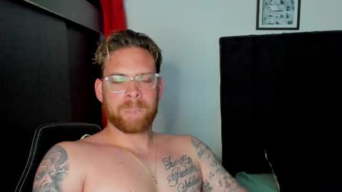 Snapshot of lukeglanton17 chatting on January 5, 10:29 pm Luke online show from January 5, 10:29 pm