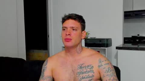 Snapshot of lukeglanton17 chatting on October 31, 5:30 am Luke online show from October 31, 5:30 am