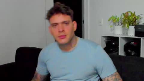 Snapshot of lukeglanton17 chatting on November 1, 12:56 am Luke online show from November 1, 12:56 am