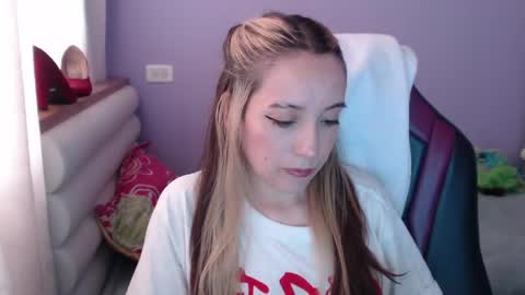 Vicky online show from May 12, 4:59 pm
