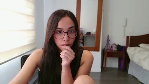 Luli online show from May 11, 4:04 pm