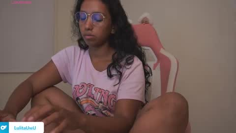 Snapshot of lulitauwu chatting on October 21, 3:07 am lulitauwu online show from October 21, 3:07 am