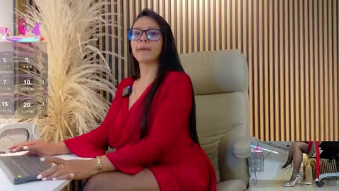 Snapshot of lulu_072 chatting on June 5, 12:39 am lulu online show from June 5, 12:39 am