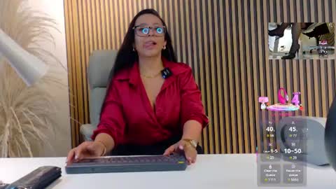 Snapshot of lulu_072 chatting on June 18, 12:11 am lulu online show from June 18, 12:11 am
