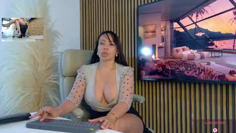 Snapshot of lulu_072 chatting on July 8, 12:15 am lulu online show from July 8, 12:15 am