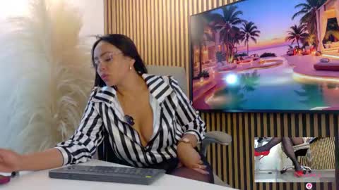 Snapshot of lulu_072 chatting on July 16, 12:16 am lulu online show from July 16, 12:16 am
