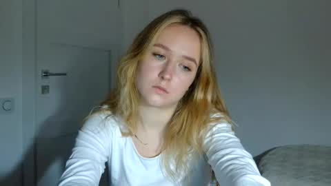 Lulu Baby18 online show from March 13, 8:15 pm