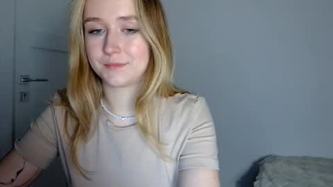 Lulu Baby18 online show from April 29, 7:42 pm