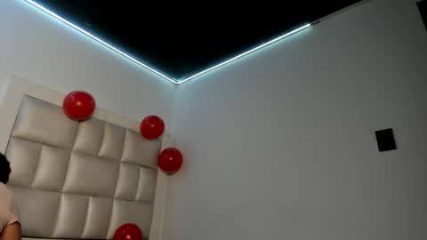 elizabeth online show from April 26, 1:53 pm