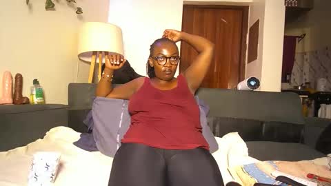 lulu_sparks1 online show from January 9, 5:37 pm