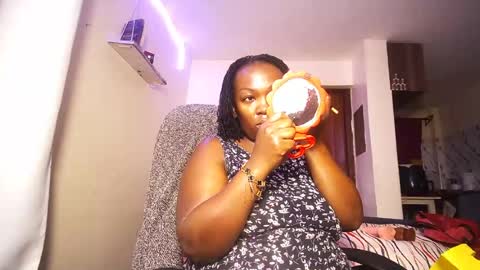 lulu_sparks1 online show from July 4, 11:16 am