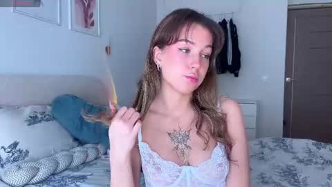 lulu berry online show from June 19, 2:16 am