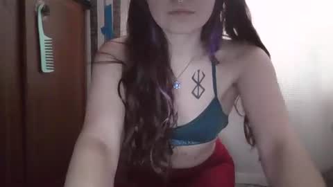 Snapshot of lulupixxx chatting on February 19, 8:10 pm Connie online show from February 19, 8:10 pm