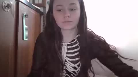 Snapshot of lulupixxx chatting on February 20, 6:24 pm Connie online show from February 20, 6:24 pm