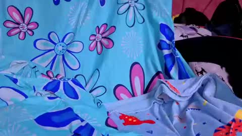 Snapshot of luly_blue chatting on June 16, 4:37 am Luly online show from June 16, 4:37 am