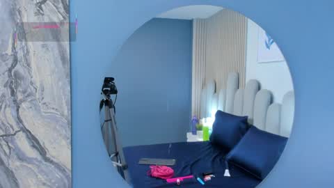 luly_dreams online show from April 30, 11:16 am