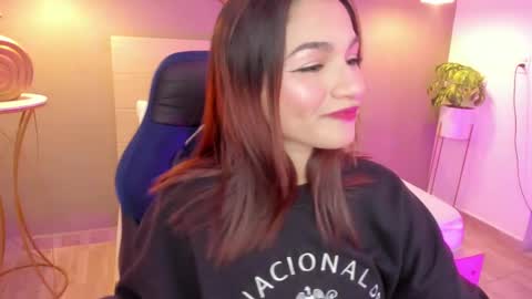 Snapshot of luma_sky chatting on September 16, 4:24 am L U M A online show from September 16, 4:24 am