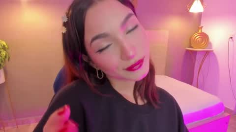 Snapshot of luma_sky chatting on September 24, 2:59 am L U M A online show from September 24, 2:59 am